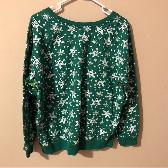 ⭐️ Peanuts Christmas Pull Over - Picture 4 of 5